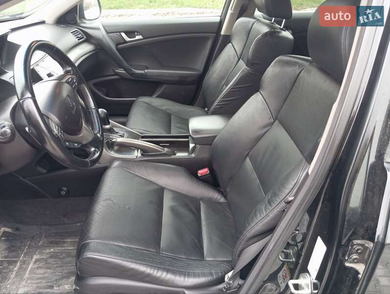 Седан Honda Accord 2010 в Бучі