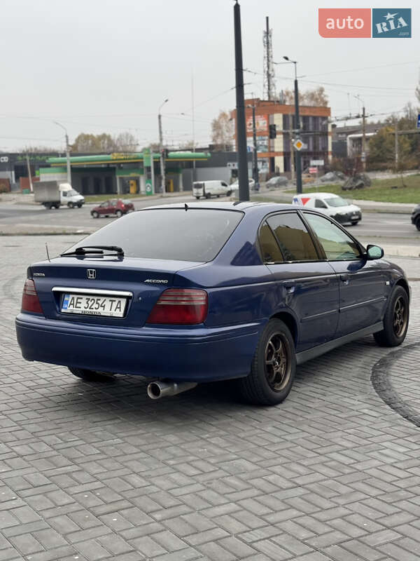 Лифтбек Honda Accord 2000 в Днепре