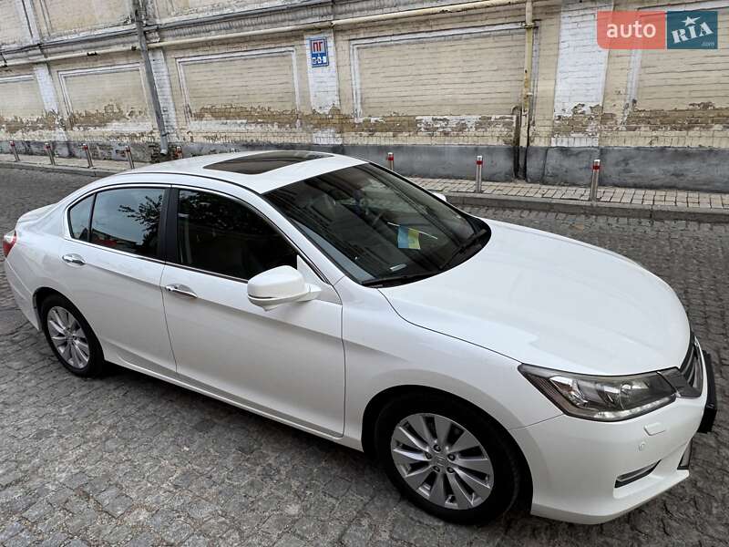 Седан Honda Accord 2013 в Києві