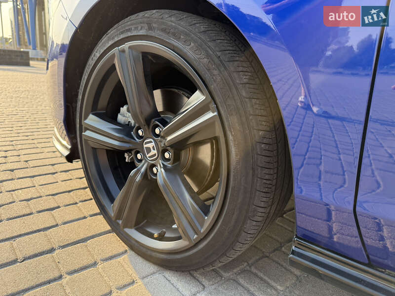 Седан Honda Accord 2023 в Луцке