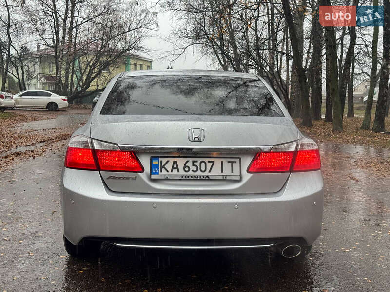 Седан Honda Accord 2013 в Охтирці
