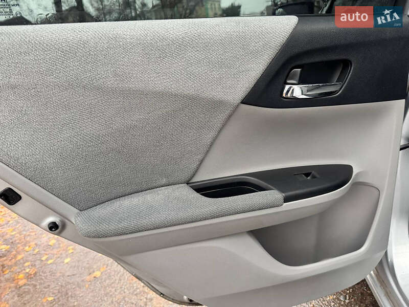 Седан Honda Accord 2013 в Охтирці