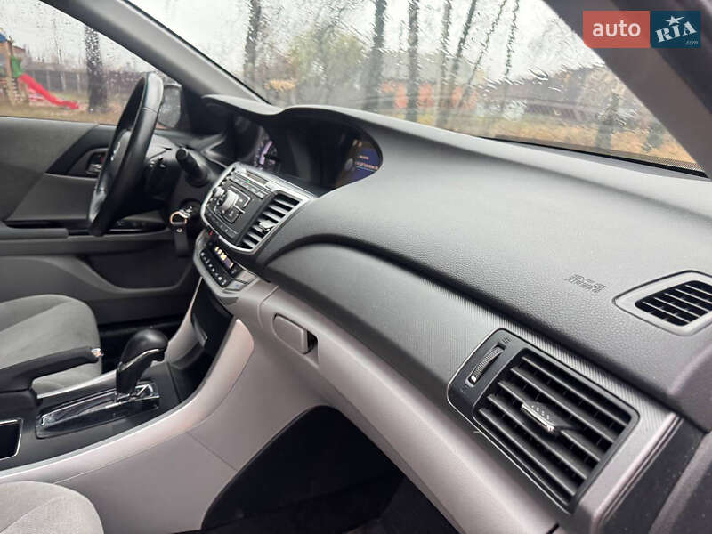 Седан Honda Accord 2013 в Охтирці