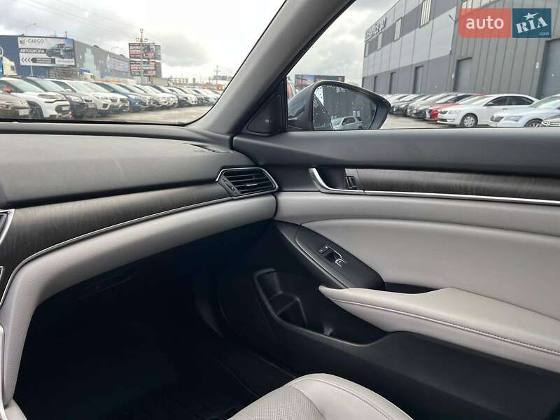 Седан Honda Accord 2019 в Львове