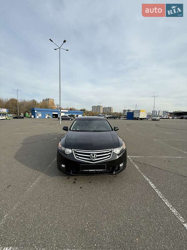 Седан Honda Accord 2011 в Киеве