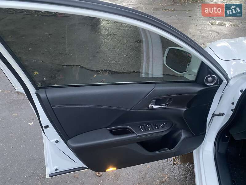 Седан Honda Accord 2014 в Києві фото 13 Седан Honda Accord 2014 в Києві