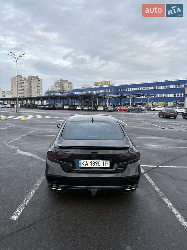 Седан Honda Accord 2018 в Киеве