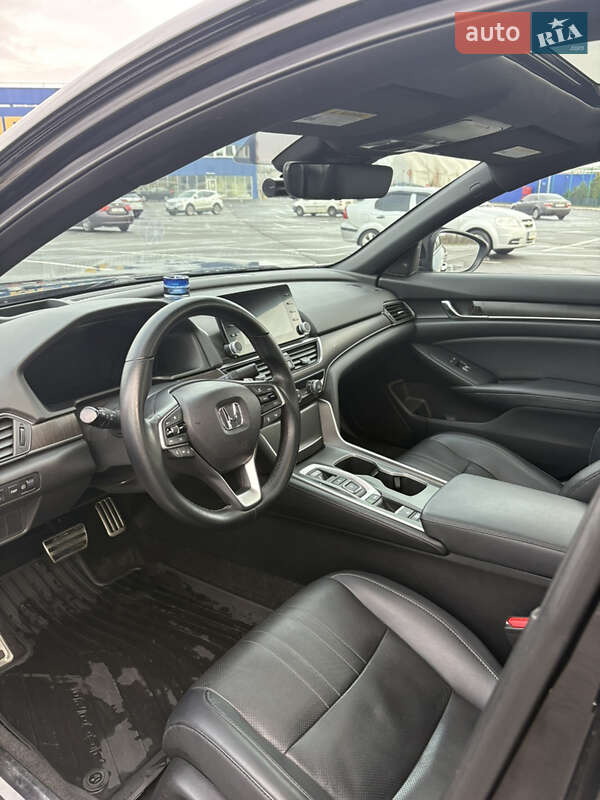 Седан Honda Accord 2018 в Киеве