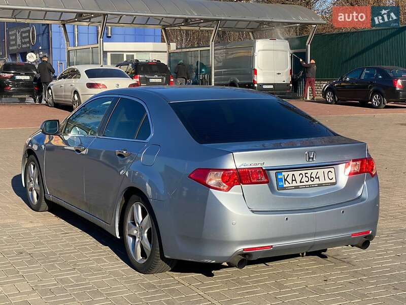 Седан Honda Accord 2012 в Києві