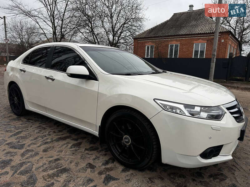 Седан Honda Accord 2012 в Ахтырке