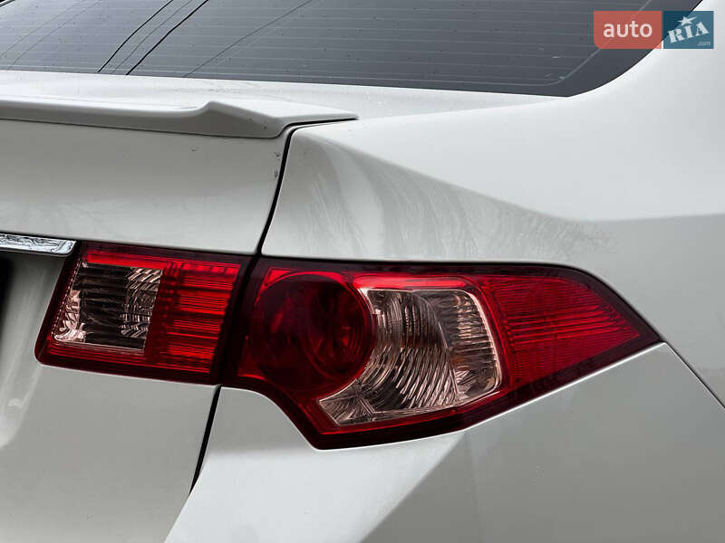 Седан Honda Accord 2012 в Ахтырке