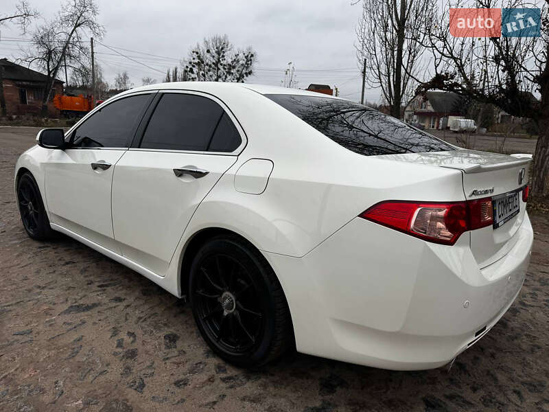 Седан Honda Accord 2012 в Ахтырке