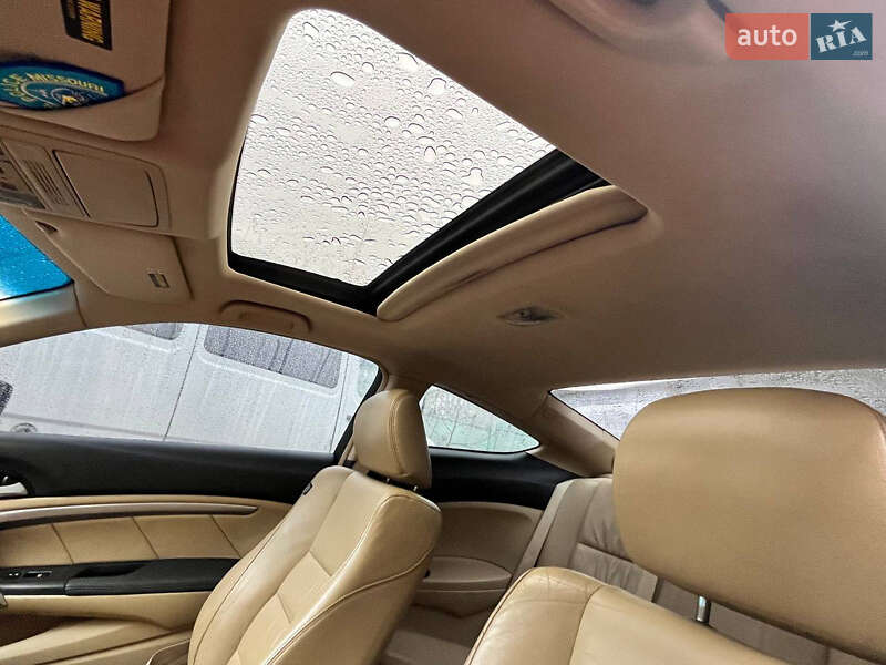 Купе Honda Accord 2008 в Киеве