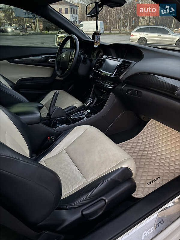 Купе Honda Accord 2015 в Запорожье