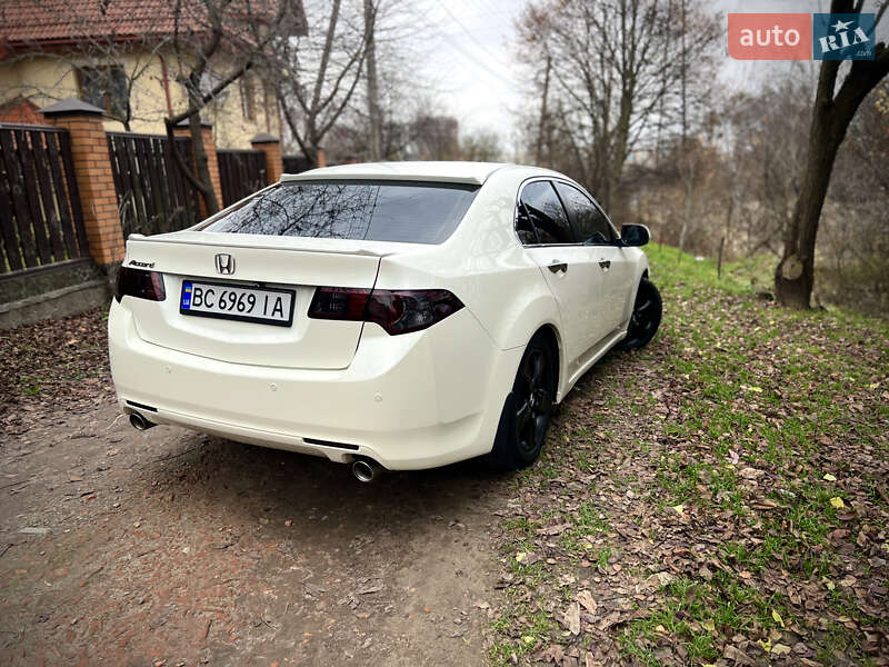Седан Honda Accord 2010 в Львові
