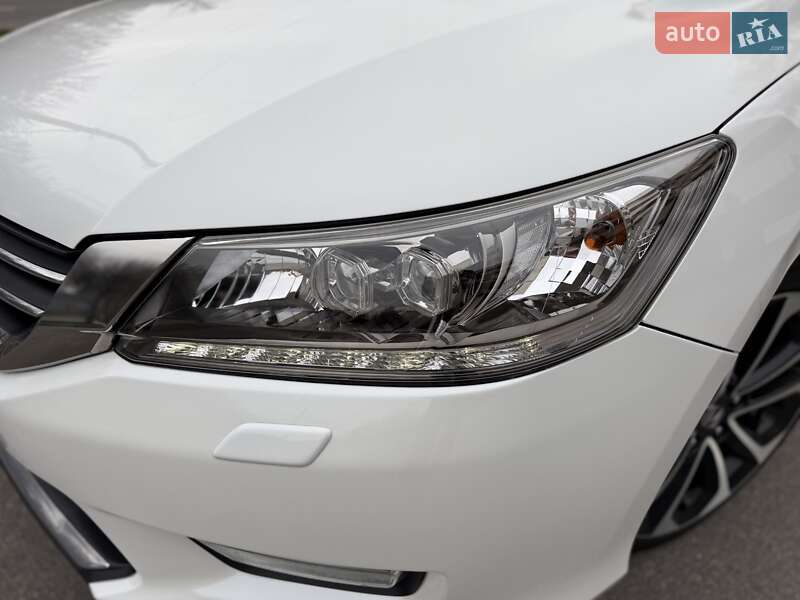 Седан Honda Accord 2013 в Днепре