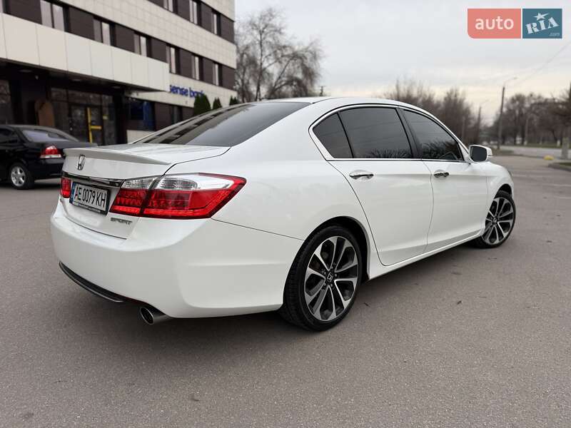Седан Honda Accord 2013 в Днепре