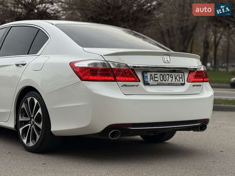 Седан Honda Accord 2013 в Днепре