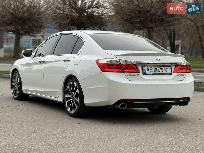 Седан Honda Accord 2013 в Днепре