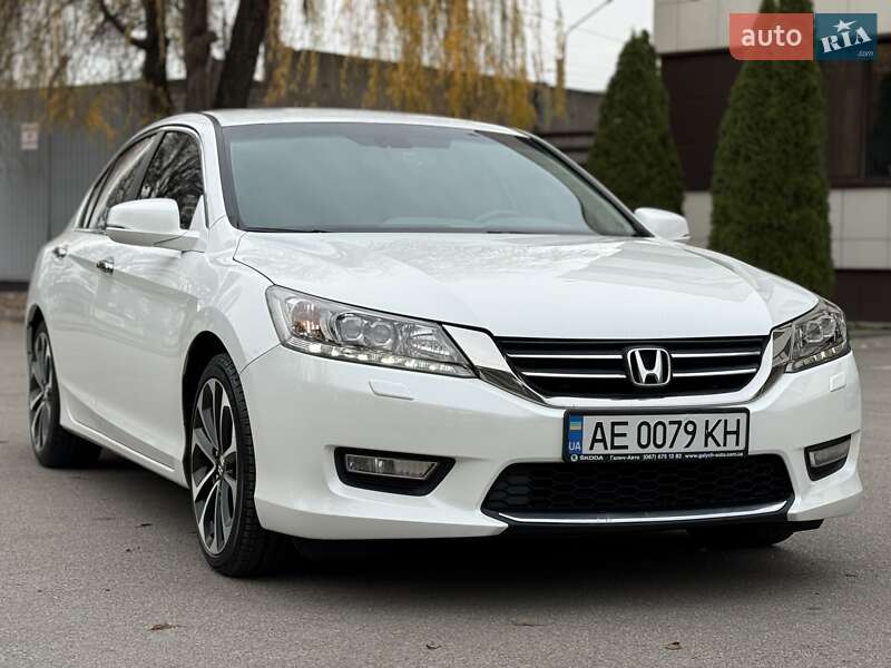 Седан Honda Accord 2013 в Днепре