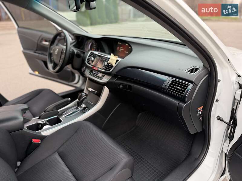 Седан Honda Accord 2013 в Днепре