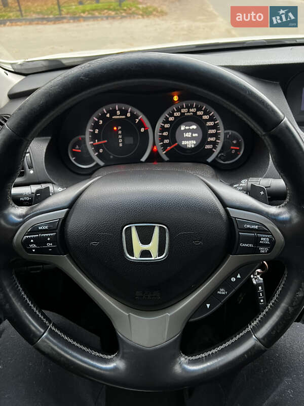 Седан Honda Accord 2008 в Киеве