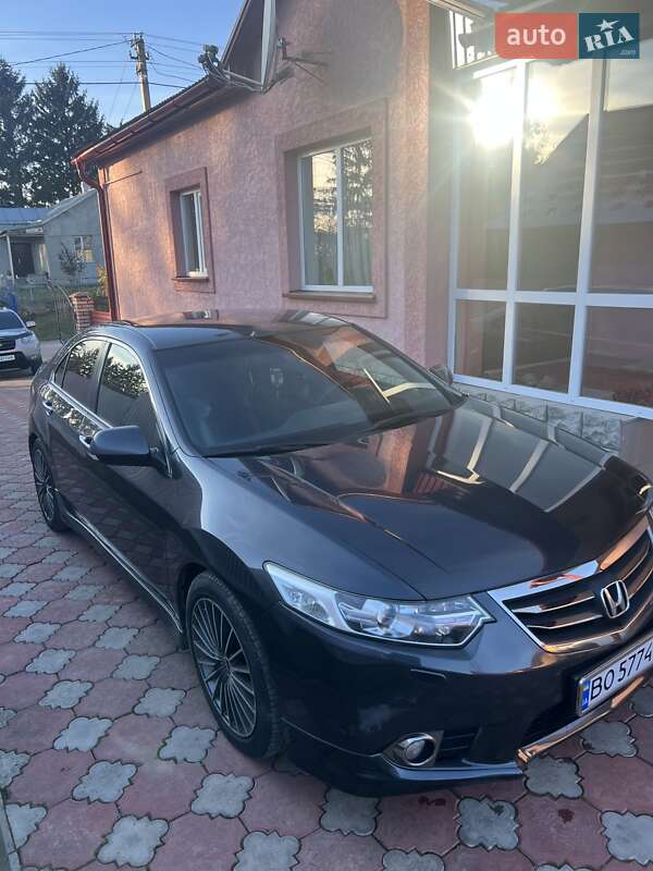Седан Honda Accord 2011 в Тернополе