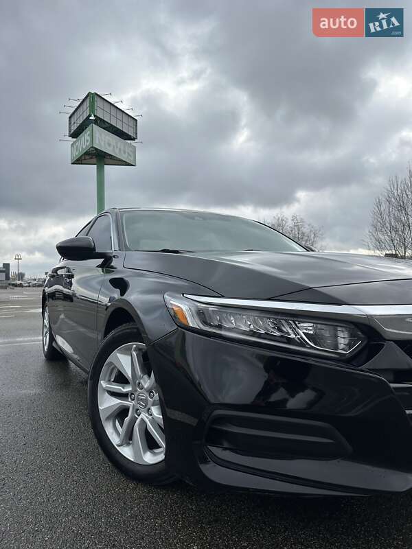 Седан Honda Accord 2018 в Киеве