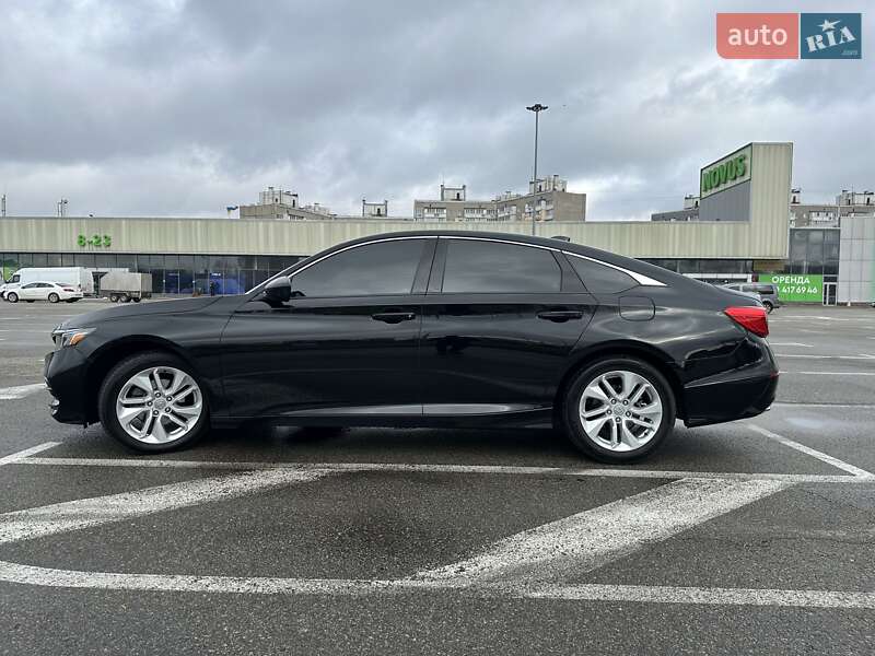 Седан Honda Accord 2018 в Киеве