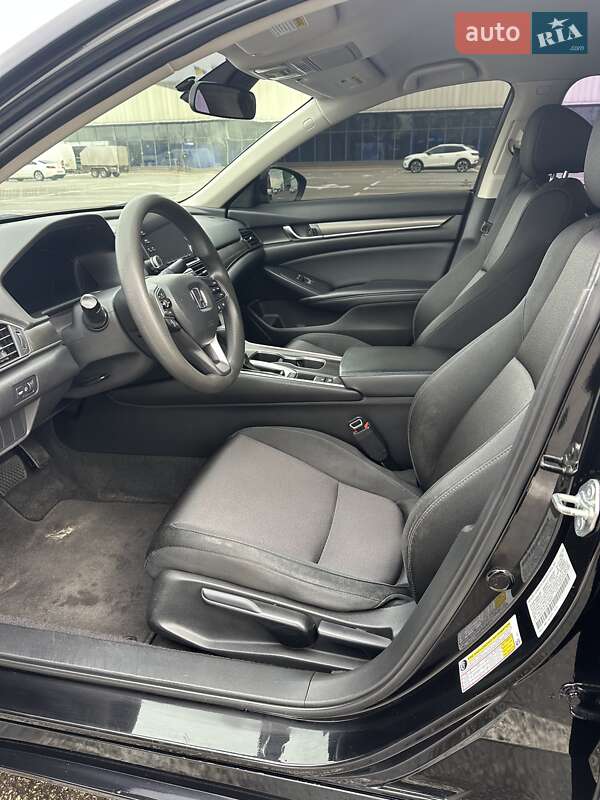 Седан Honda Accord 2018 в Киеве