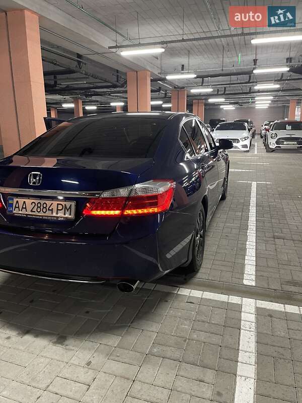 Седан Honda Accord 2013 в Киеве