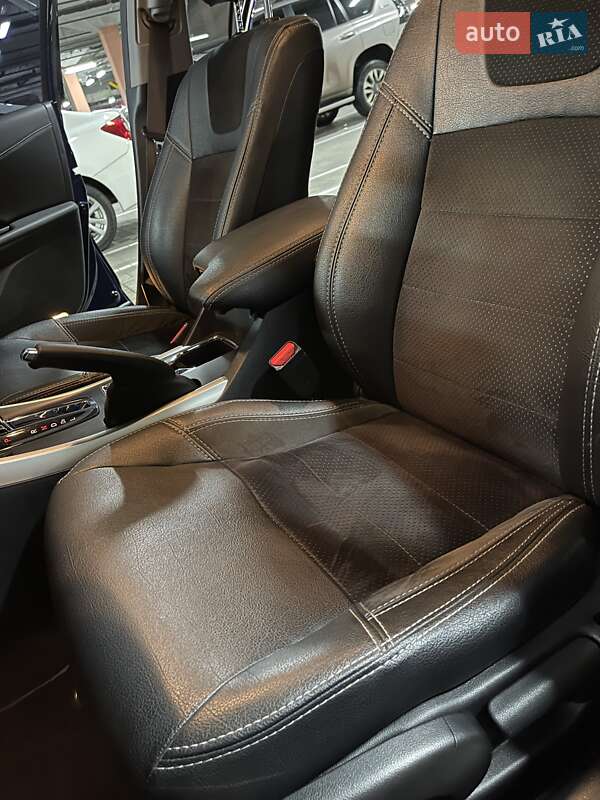 Седан Honda Accord 2013 в Киеве