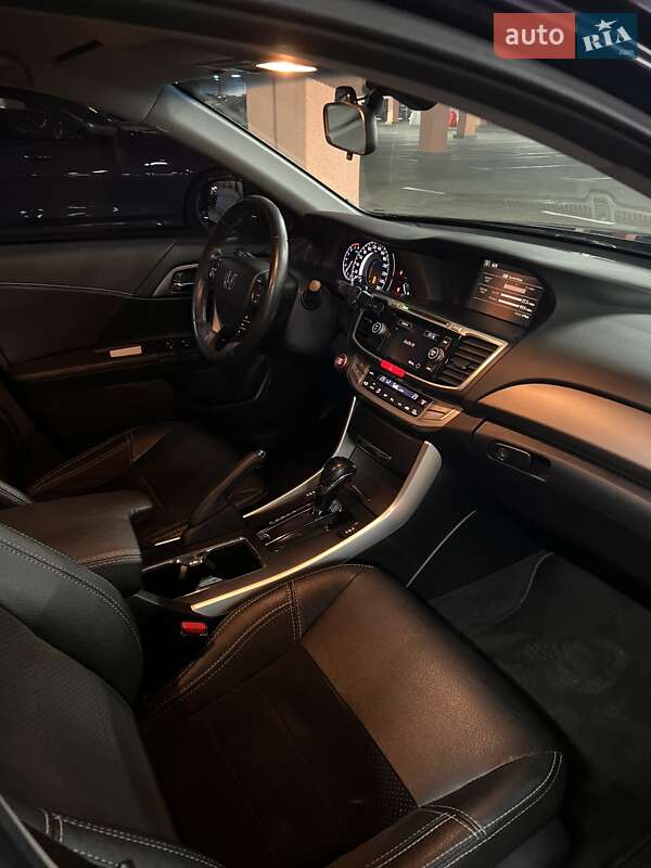 Седан Honda Accord 2013 в Киеве