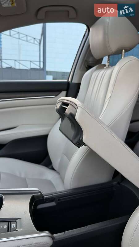 Седан Honda Accord 2018 в Одессе