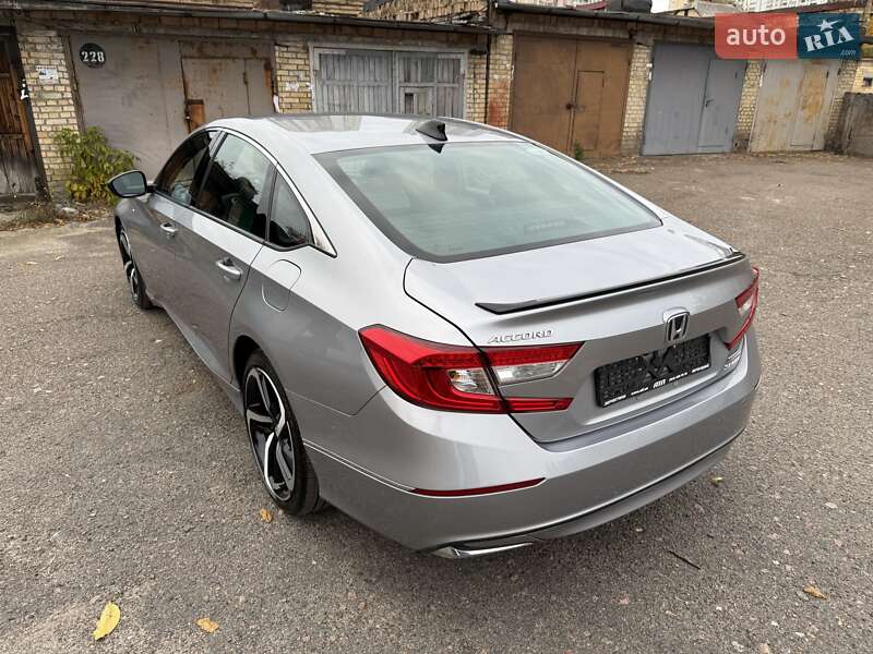 Седан Honda Accord 2022 в Киеве