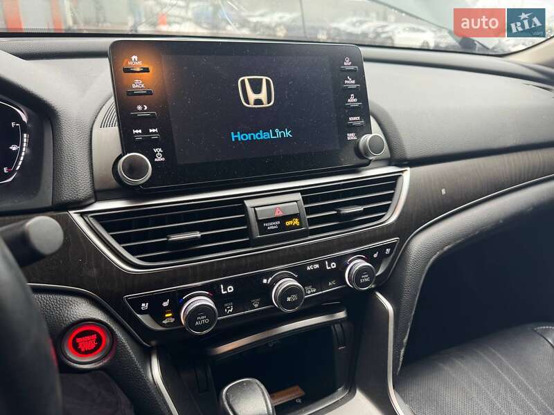 Седан Honda Accord 2018 в Львове
