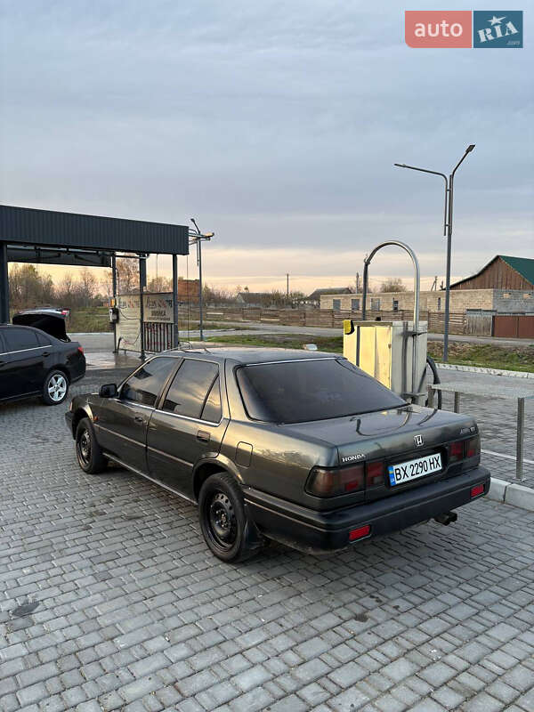 Седан Honda Accord 1988 в Барановке