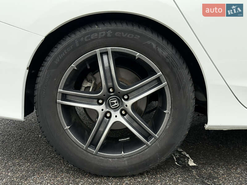 Седан Honda Accord 2016 в Киеве