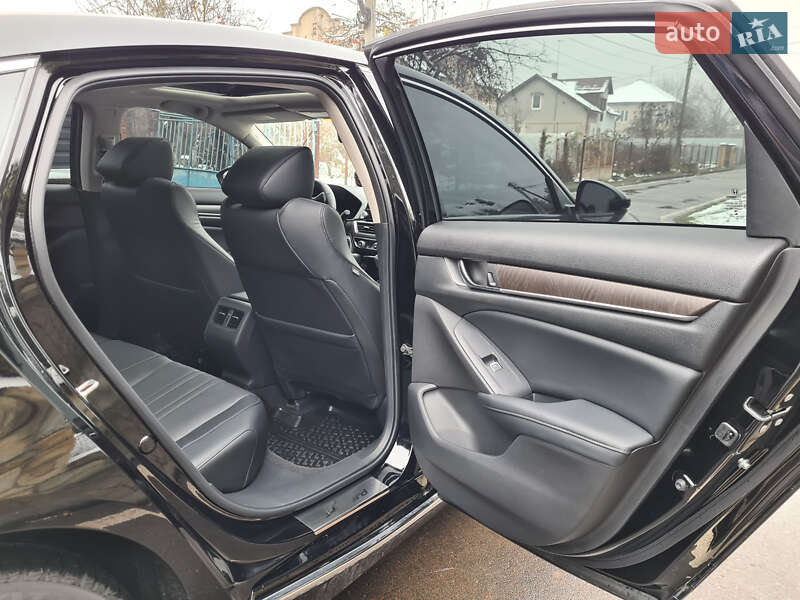 Седан Honda Accord 2018 в Львове