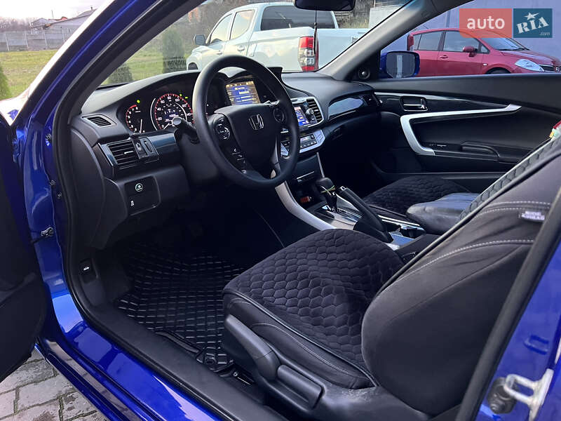 Купе Honda Accord 2012 в Малине