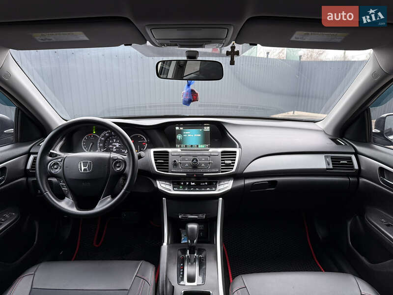 Седан Honda Accord 2015 в Одессе
