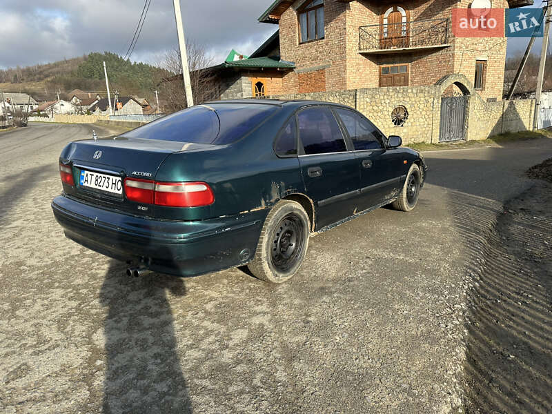 Седан Honda Accord 1998 в Делятине