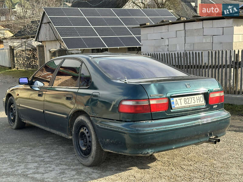 Седан Honda Accord 1998 в Делятине