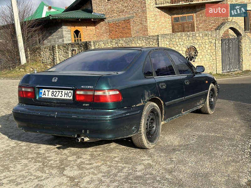 Седан Honda Accord 1998 в Делятине