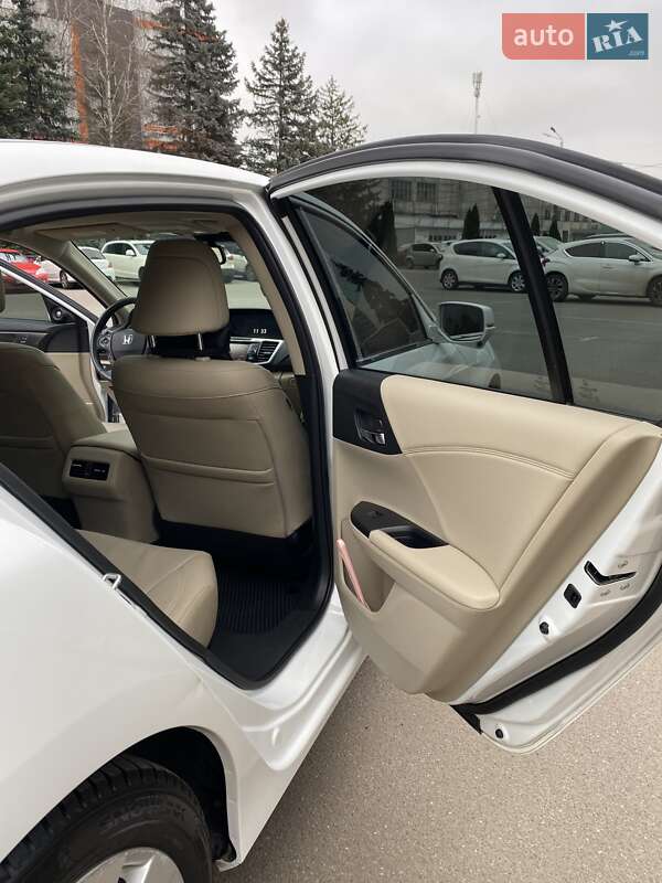 Седан Honda Accord 2015 в Киеве фото 13 Седан Honda Accord 2015 в Киеве