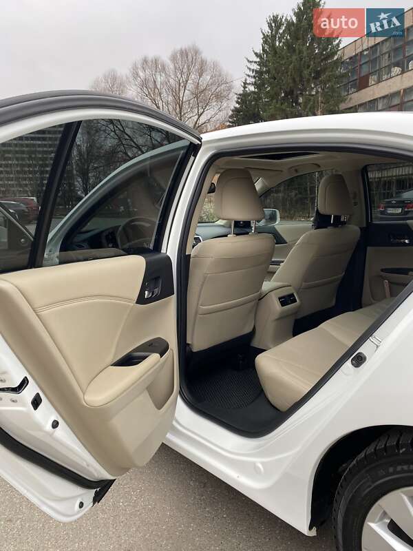 Седан Honda Accord 2015 в Киеве фото 17 Седан Honda Accord 2015 в Киеве
