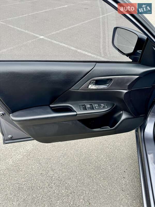 Седан Honda Accord 2015 в Киеве фото 12 Седан Honda Accord 2015 в Киеве