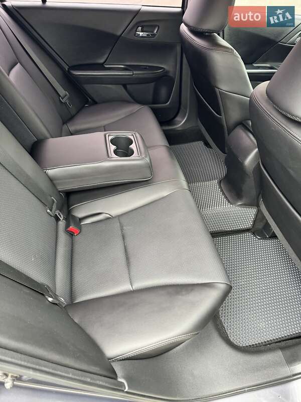 Седан Honda Accord 2015 в Киеве фото 21 Седан Honda Accord 2015 в Киеве