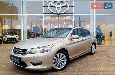 Седан Honda Accord 2013 в Киеве