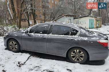 Седан Honda Accord 2013 в Киеве
